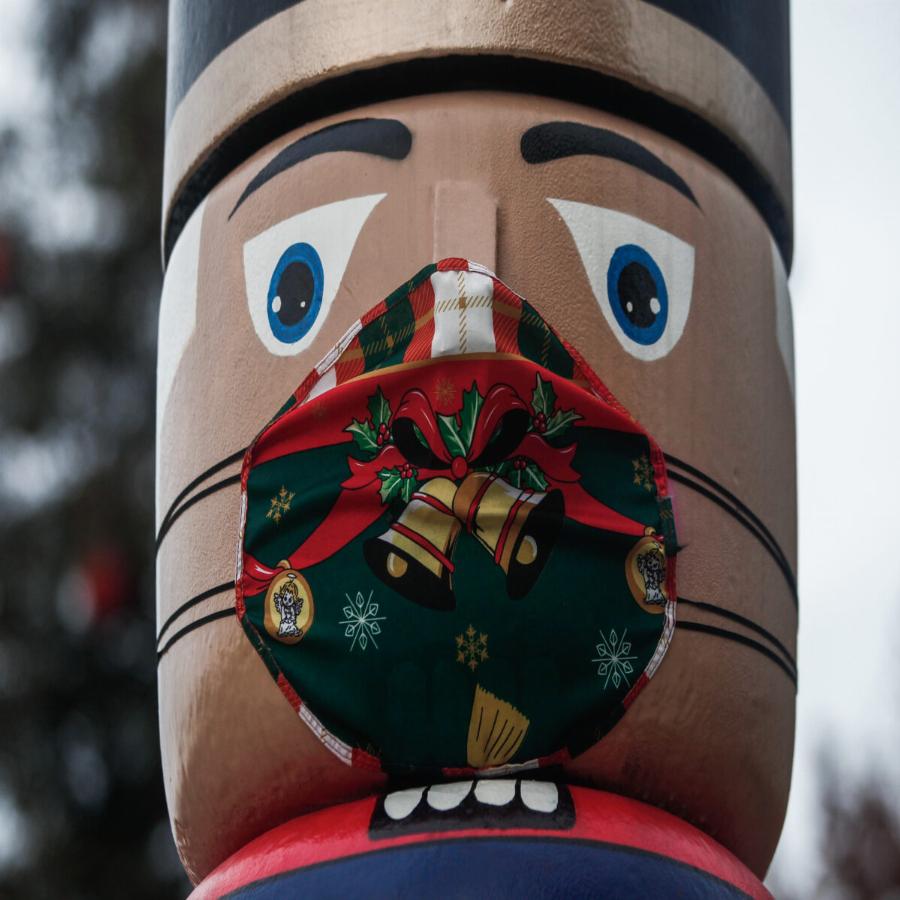 Τρίκαλα: Μέχρι και οι καρυοθραύστες φορούν μάσκες – Η έξυπνη κίνηση του Δήμου Τρικκαίων