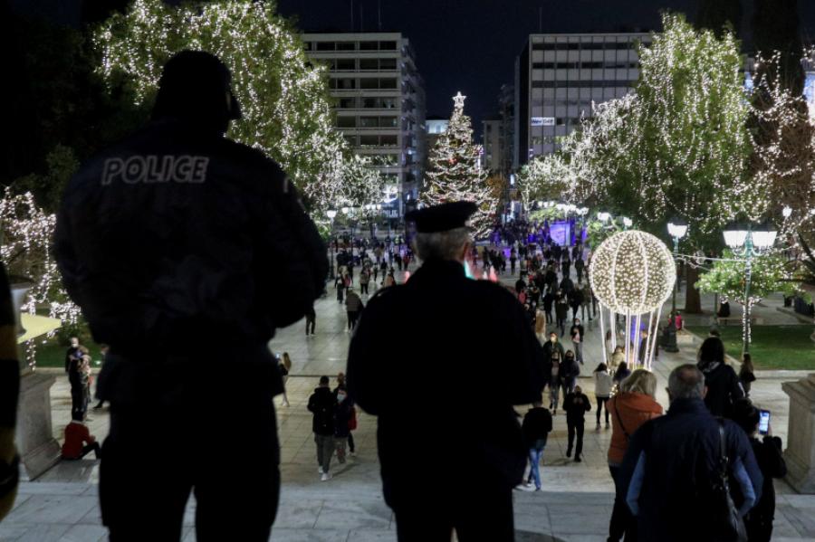 Πολυκοσμία στο Σύνταγμα: Κανένα lockdown – Χθες το απόγευμα πλήθος κόσμου γέμισε την πλατεία