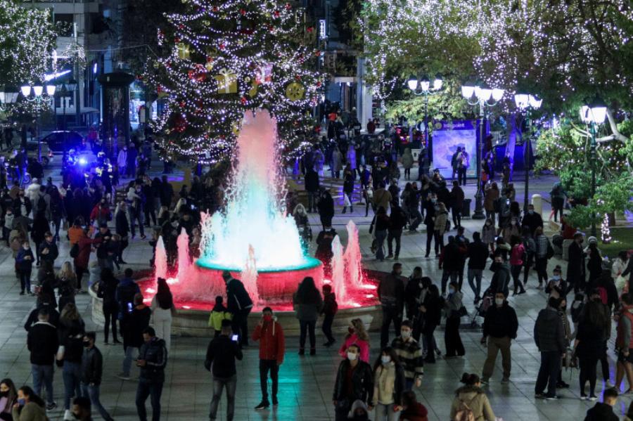 Πολυκοσμία στο Σύνταγμα: Κανένα lockdown – Χθες το απόγευμα πλήθος κόσμου γέμισε την πλατεία