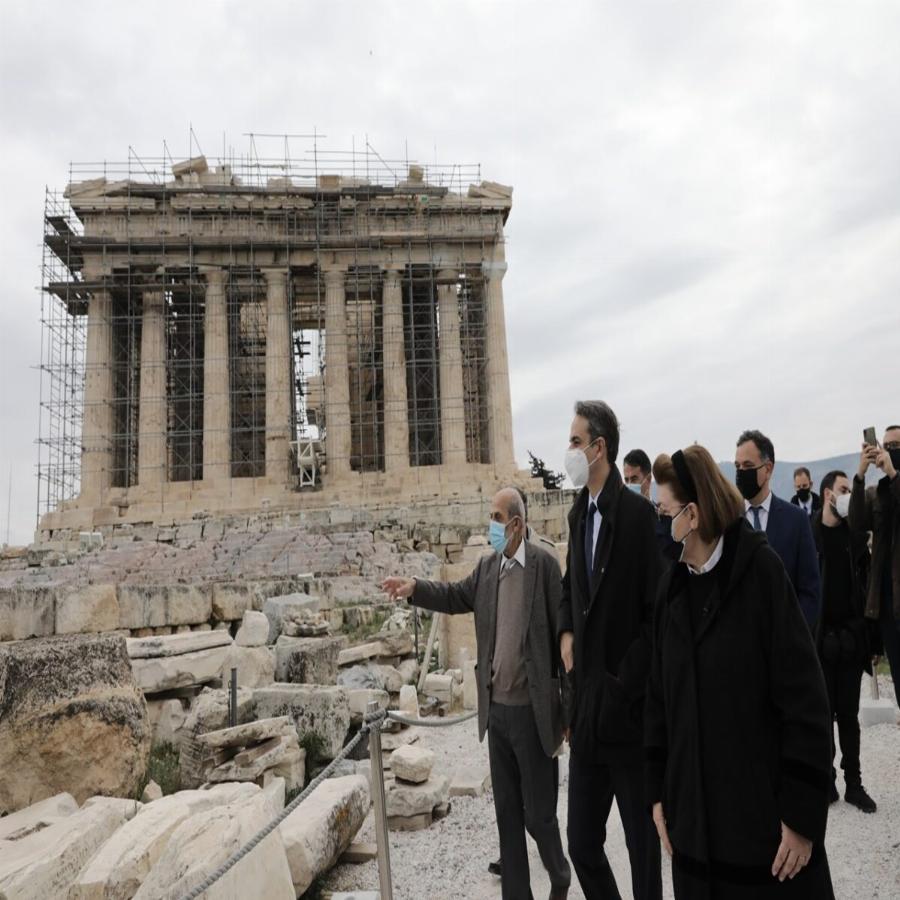 Ακρόπολη: Εγκαινιάστηκε ο ανελκυστήρας για τα ΑμεΑ παρουσία του πρωθυπουργού