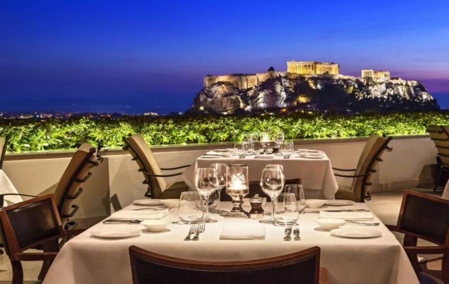 Ξενοδοχεία: Κλειστά θα παραμείνουν τα εστιατόρια την περίοδο των γιορτών για να μη γίνουν ρεβεγιόν