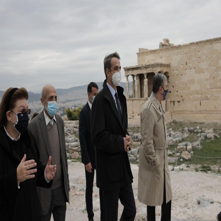 Ακρόπολη: Εγκαινιάστηκε ο ανελκυστήρας για τα ΑμεΑ παρουσία του πρωθυπουργού