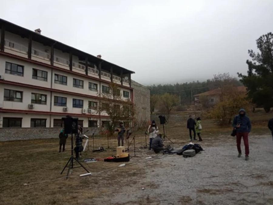 Θεσσαλονίκη κορονοϊός: Μπάντα έπαιξε έξω από το Νοσοκομείο Παπανικολάου για προσωπικό και ασθενείς