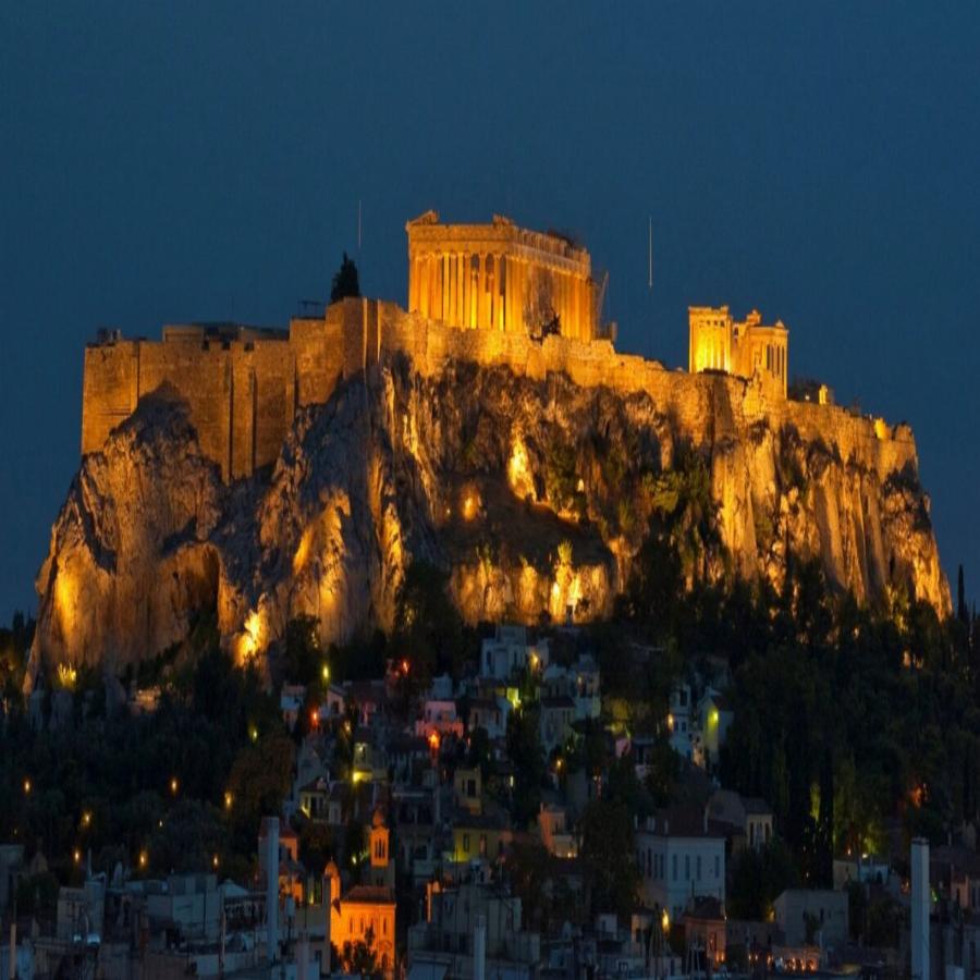 Δήμος Αθηναίων: Παραμονή Πρωτοχρονιάς με online show με πρωταγωνιστές από τις «Άγριες Μέλισσες»