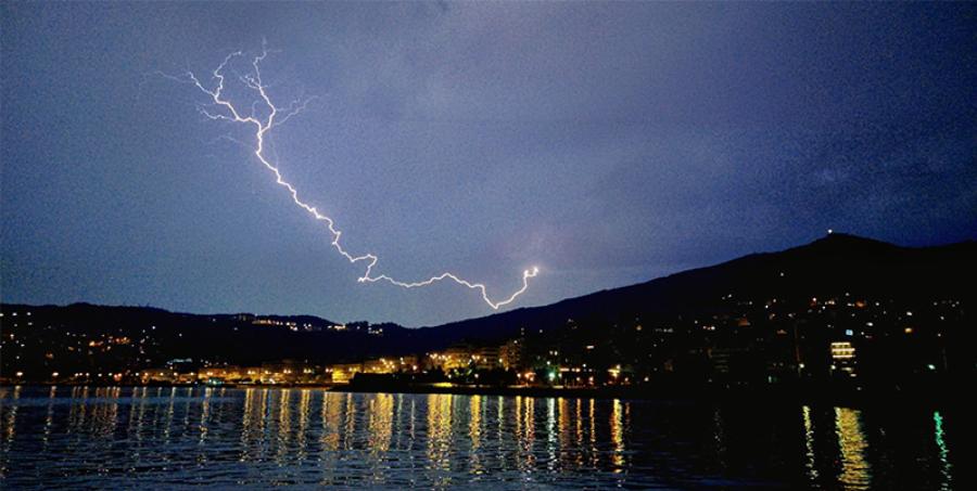 Πρόγνωση καιρού 7/12: Ραγδαία επιδείνωση με βροχές, καταιγίδες και χαλαζοπτώσεις – Δείτε σε ποιες περιοχές