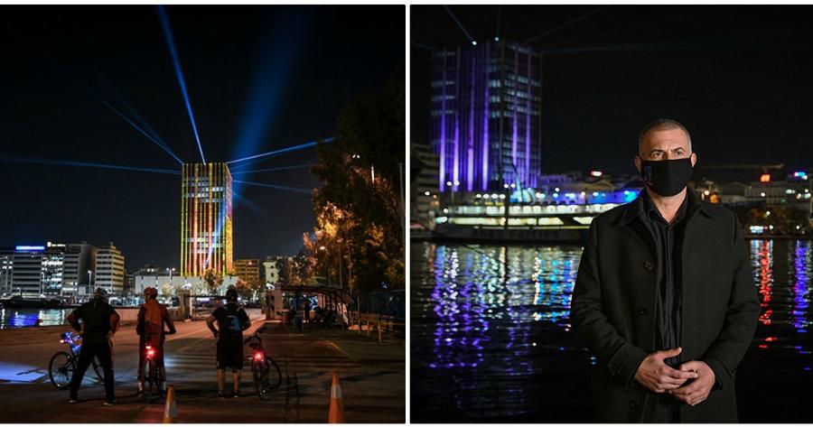 Πύργος Πειραιά: Φωταγωγήθηκε για τις εορτές των Χριστουγέννων – Δείτε τις εντυπωσιακές φωτογραφίες