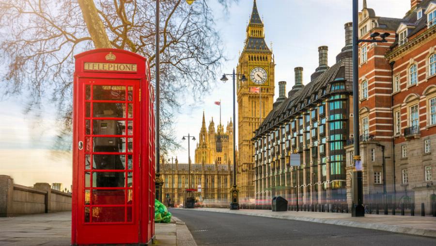 Ηνωμένο Βασίλειο: Από τα μεσάνυχτα της Δευτέρας απαγορεύονται οι πτήσεις προς την Ελλάδα