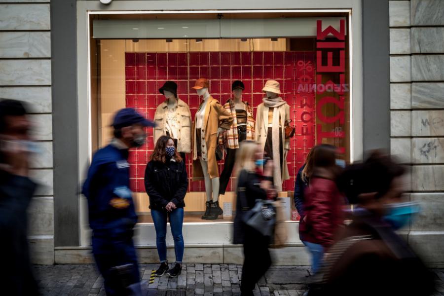 Ερμού Αθήνα: Ανησυχία με την απίστευτη πολυκοσμία το Σαββατοκύριακο – Οι ειδικοί προειδοποιούν ότι θα ξανακλείσουμε