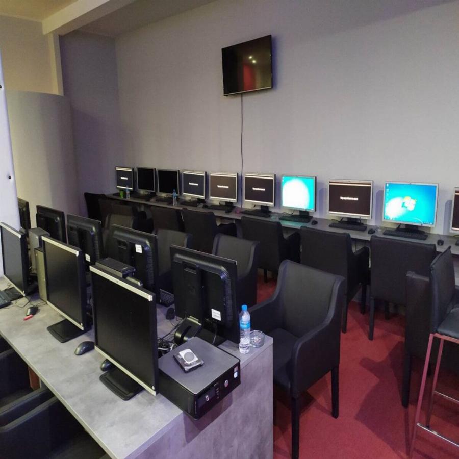 Αττική καραντίνα: Σοκ με κορονοκαζίνο που λειτουργούσε κανονικά – Λουκέτο από την αστυνομία