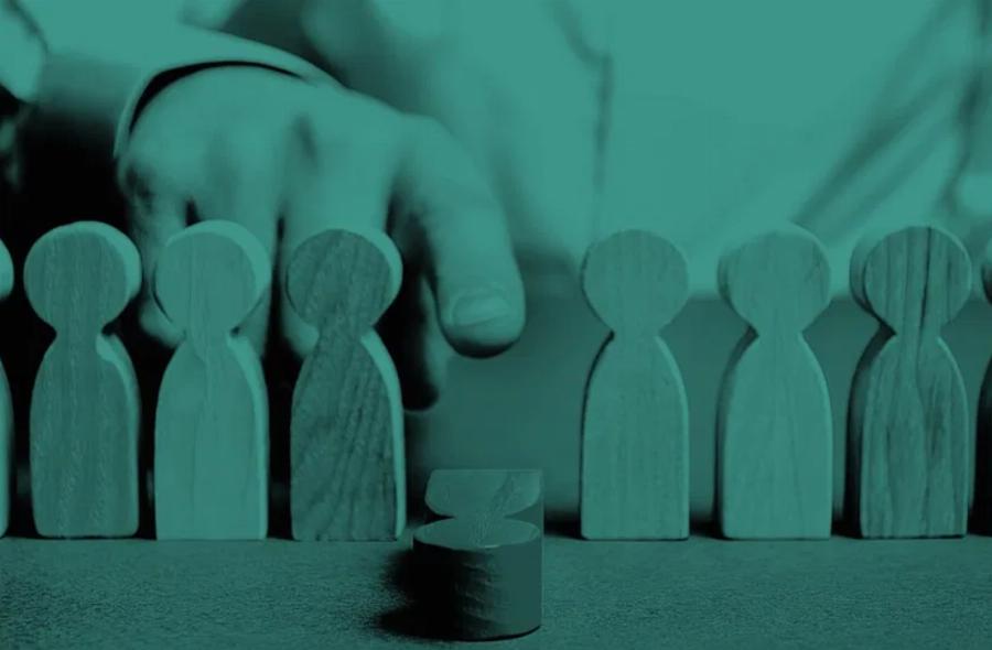 Καταγγελία: Καθαρίστρια σε γηροκομείο καταγγέλει ότι την απέλυσαν επειδή νόσησε με κορονοϊό