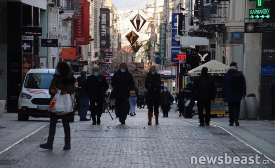 Αθήνα άνοιγμα αγοράς: Μεγάλες ουρές έξω από καταστήματα λιανεμπορίου στην Ερμού