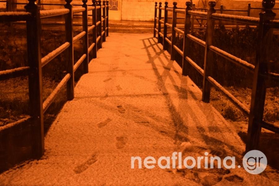 Χιόνια στην Ελλάδα: Έπεσαν τα πρώτα χιόνια σε Νάξο, Φλώρινα και Λάρισα – Δείτε φωτογραφίες