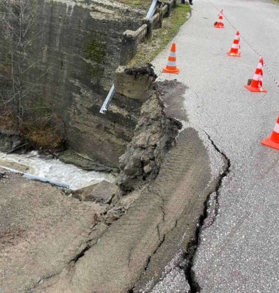 Ήπειρος: Ζημιές από ανεμοστρόβιλο λόγω κακοκαιρίας – 10 δήμοι σε κατάσταση έκτακτης ανάγκης