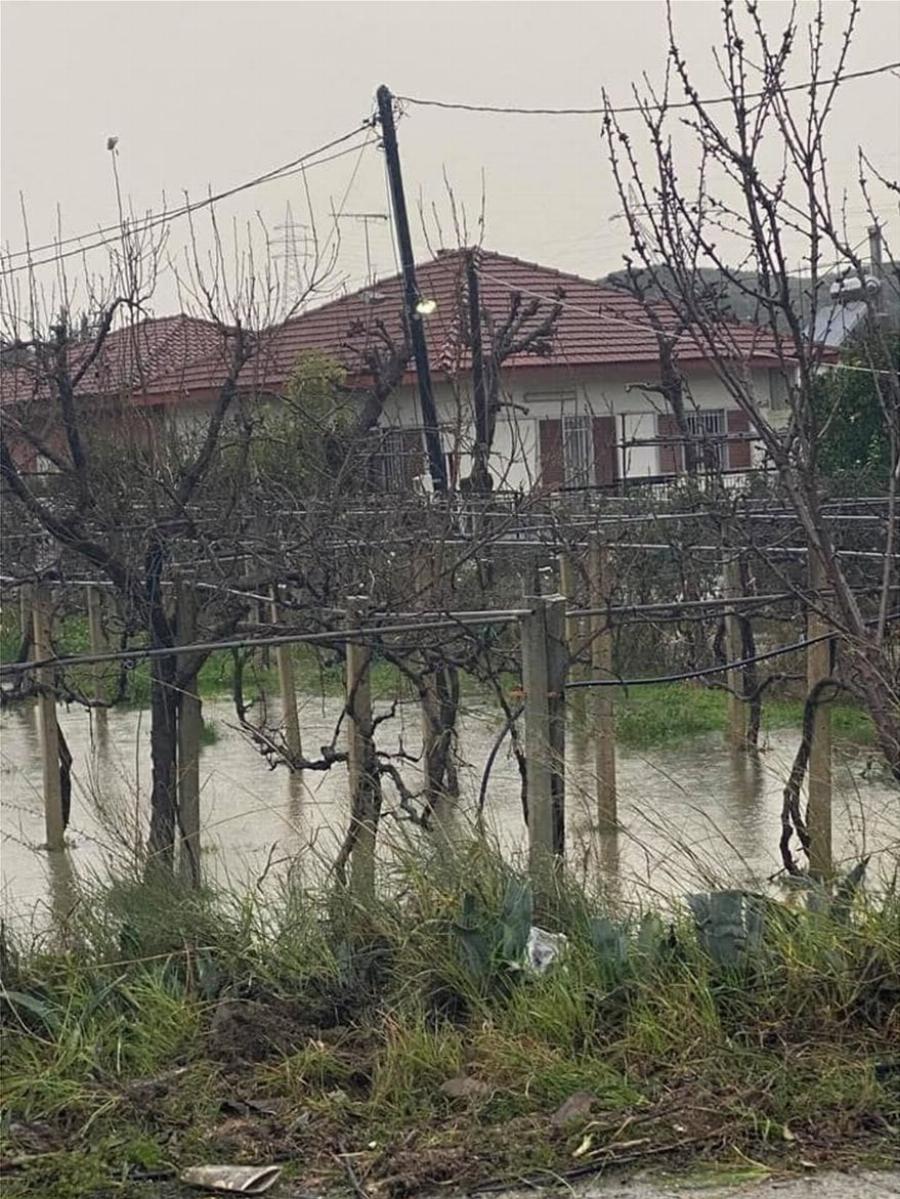 Κακοκαιρία στη χώρα: Καταστροφές από τον καιρό σε Ήπειρο και Θεσσαλία – Ανέβηκε η στάθμη στον ποταμό Ληθαίο