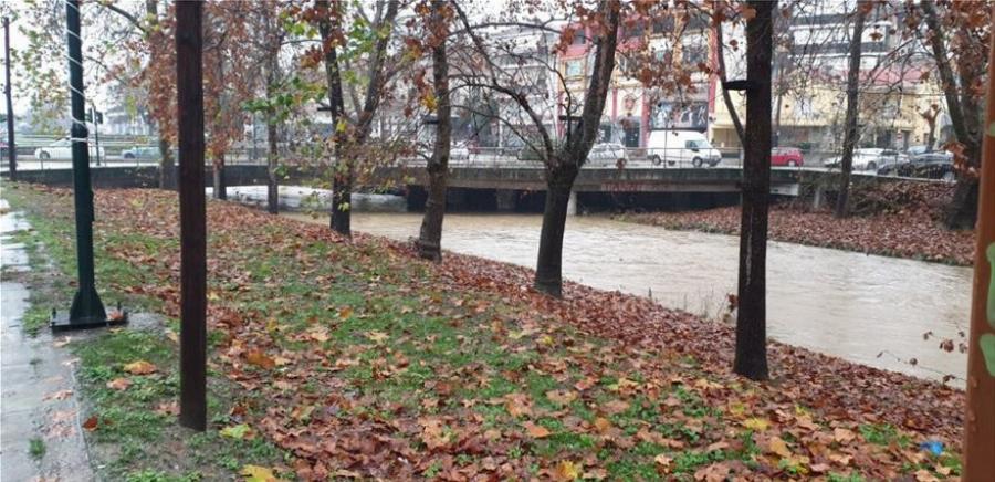 Κακοκαιρία στη χώρα: Καταστροφές από τον καιρό σε Ήπειρο και Θεσσαλία – Ανέβηκε η στάθμη στον ποταμό Ληθαίο