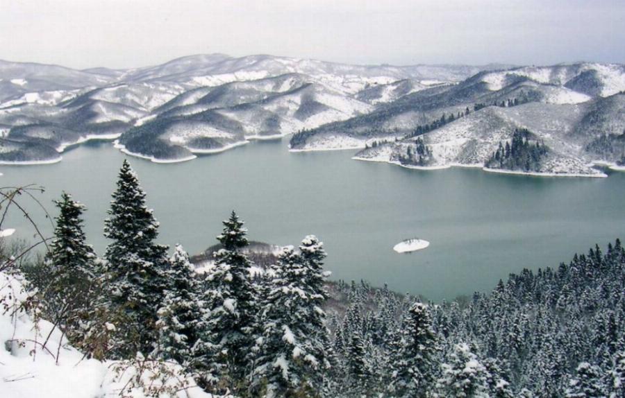 Λίμνη Πλαστήρα: Δείτε το εντυπωσιακό φαινόμενο του θαλάσσιου καπνού που σχηματίστηκε στη λίμνη