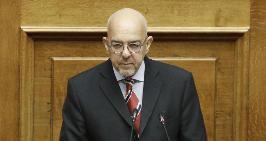 Λέσβος: Δράστες έσκαψαν τον τοίχο εκκλησίας για να κλέψουν το παγκάρι!