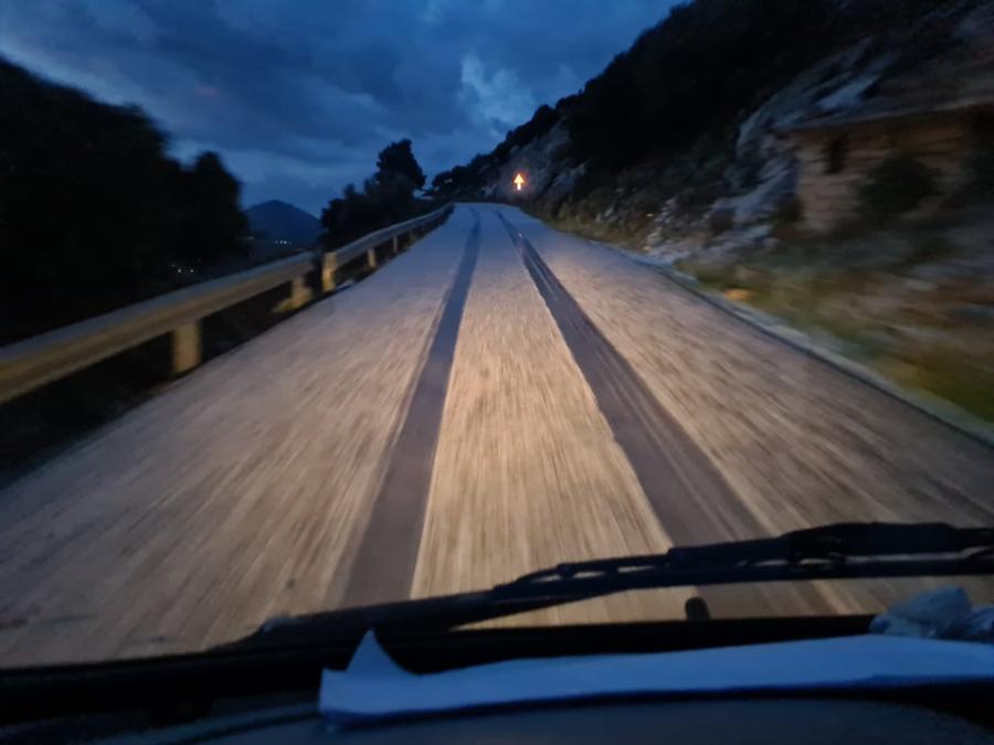 Χιόνια στην Ελλάδα: Έπεσαν τα πρώτα χιόνια σε Νάξο, Φλώρινα και Λάρισα – Δείτε φωτογραφίες