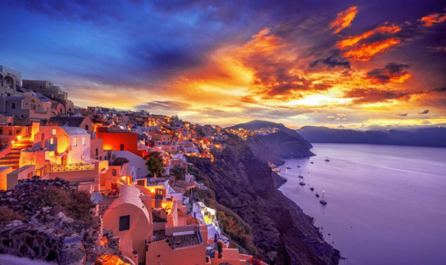 Βρετανικό Mirror: Τα ελληνικά νησιά συγκαταλέγονται στους 12 καλύτερους προορισμούς για το 2021