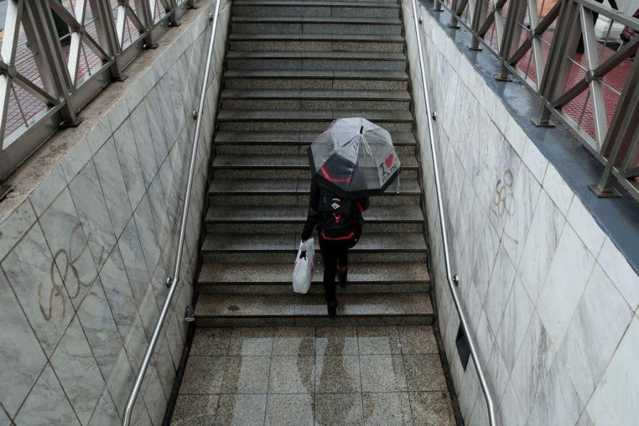 Πρόγνωση καιρού 4/1: Κακοκαιρία σε όλη τη χώρα – Δείτε πού θα εκδηλωθούν βροχές και καταιγίδες