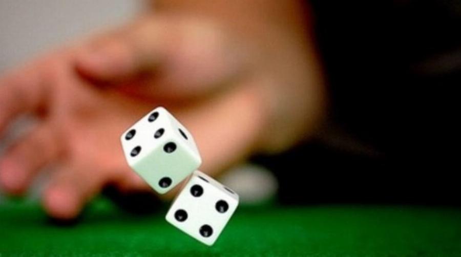 Ρέθυμνο καραντίνα: Σοκ με 20 άτομα που έσπασαν την καραντίνα για να παίξουν ζάρια σε σπίτι