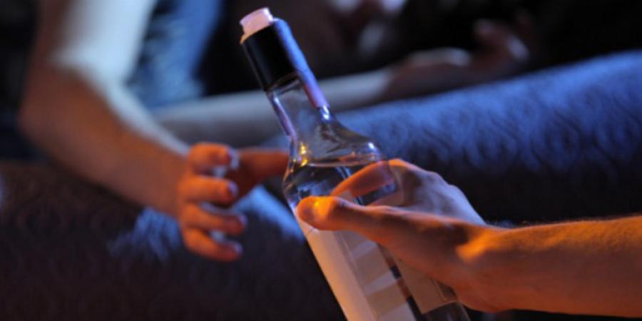 Βούλα Αττικής: Σοκ με τρεις 15χρονους που βρέθηκαν αναίσθητοι από αλκοόλ σε δημοτικό σχολείο