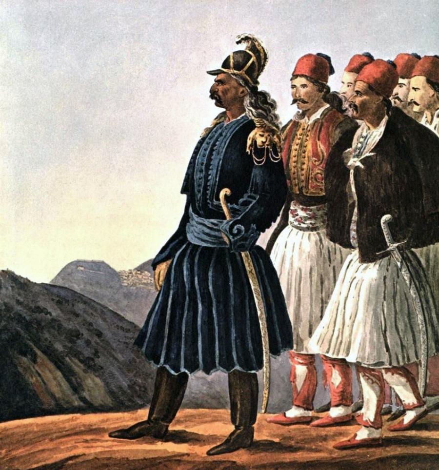 Τρίπολη: Τεράστια ελληνική σημαία υψώθηκε στον Άγιο Βασίλειο προς τιμή του Κολοκοτρώνη