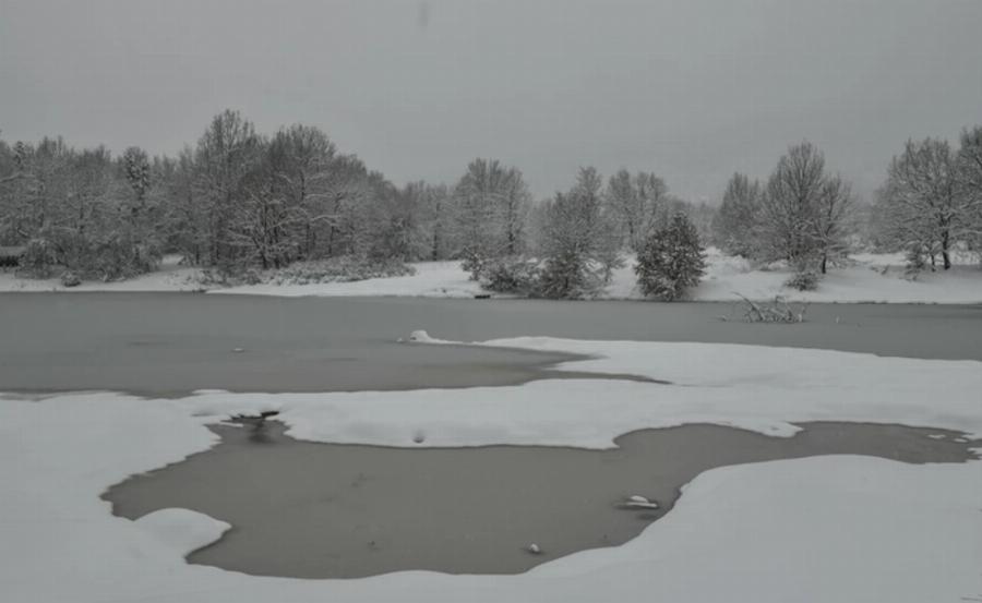 Λίμνη Πλαστήρα: Μαγευτικό το τοπίο από τα χιόνια της κακοκαιρίας «Μήδεια» – Εντυπωσιακές φωτογραφίες