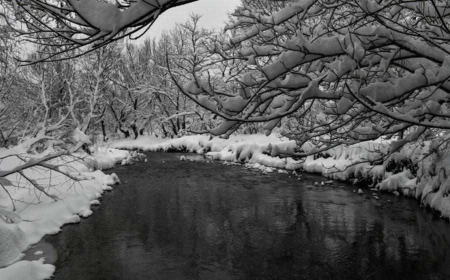 Λίμνη Πλαστήρα: Μαγευτικό το τοπίο από τα χιόνια της κακοκαιρίας «Μήδεια» – Εντυπωσιακές φωτογραφίες