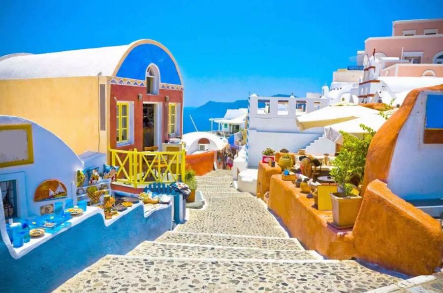 Προορισμοί στην Ελλάδα: Το Ρέθυμνο και η Σαντορίνη στους κορυφαίους ρομαντικούς προορισμούς για το 2021