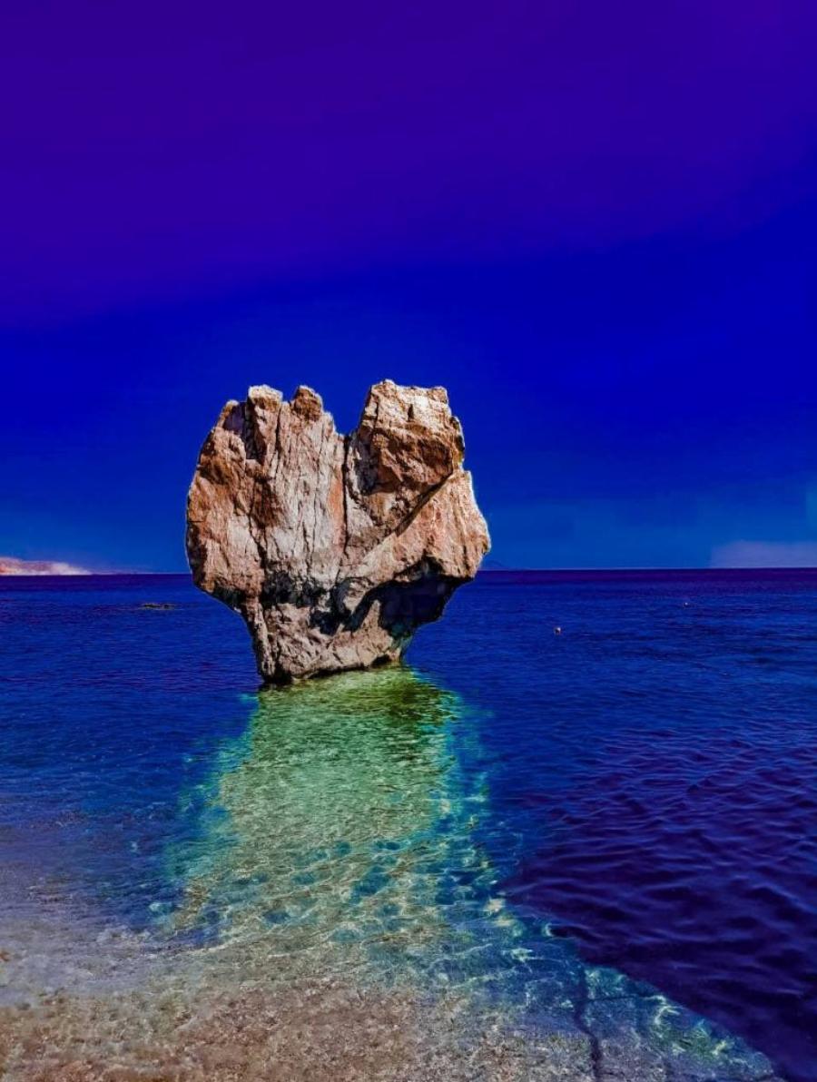 Προορισμοί στην Ελλάδα: Το Ρέθυμνο και η Σαντορίνη στους κορυφαίους ρομαντικούς προορισμούς για το 2021