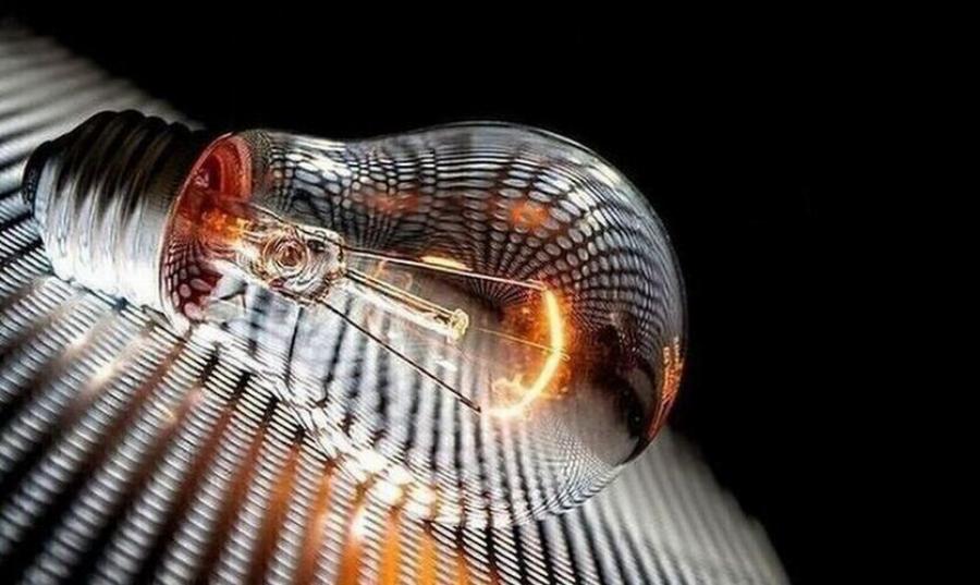 Κακοκαιρία «Μήδεια»: Διακοπές ρεύματος σε περιοχές της Αττικής – Δεν μετακινούνται λεωφορεία και ηλεκτρικός