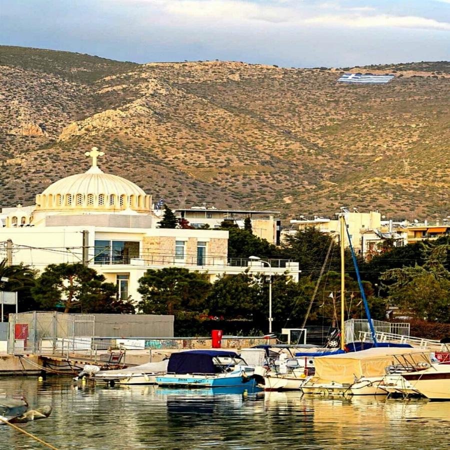 Δήμος Γλυφάδας: Έστρωσε τεράστια ελληνική σημαία 4.000 τ.μ. στον Υμηττό