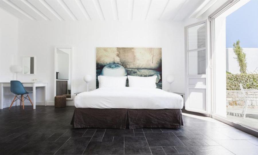 Telegraph: Αυτά είναι τα 6 καλύτερα ξενοδοχεία σε ελληνικά νησιά για διακοπές στη «μυστική Μεσόγειο»