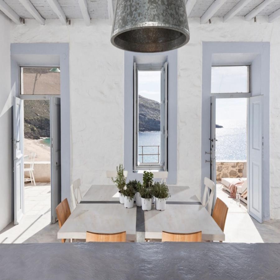 Telegraph: Αυτά είναι τα 6 καλύτερα ξενοδοχεία σε ελληνικά νησιά για διακοπές στη «μυστική Μεσόγειο»