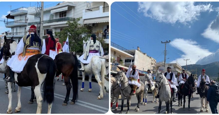 Γλυφάδα: 21 έφιπποι με παραδοσιακές φορεσιές έκαναν παρέλαση στους δρόμους