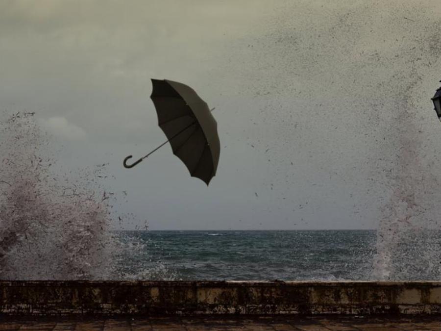 Πρόγνωση καιρού 22/3: Κακοκαιρία με ισχυρές βροχές, καταιγίδες και χιόνια στη χώρα