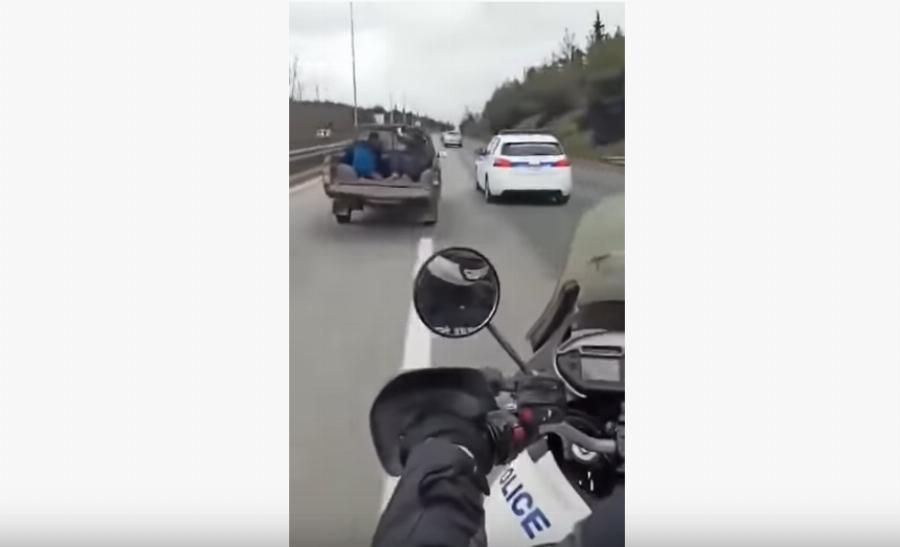 Θεσσαλονίκη καταδίωξη: Σοκαριστικό βίντεο με καταδίωξη ληστών από αστυνομικούς