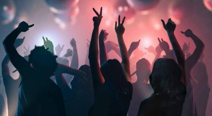 Κορονοπάρτι Πάτρα: Εντοπίστηκε ο διοργανωτής του μεγάλου κορονοπάρτι στην Οβρυά