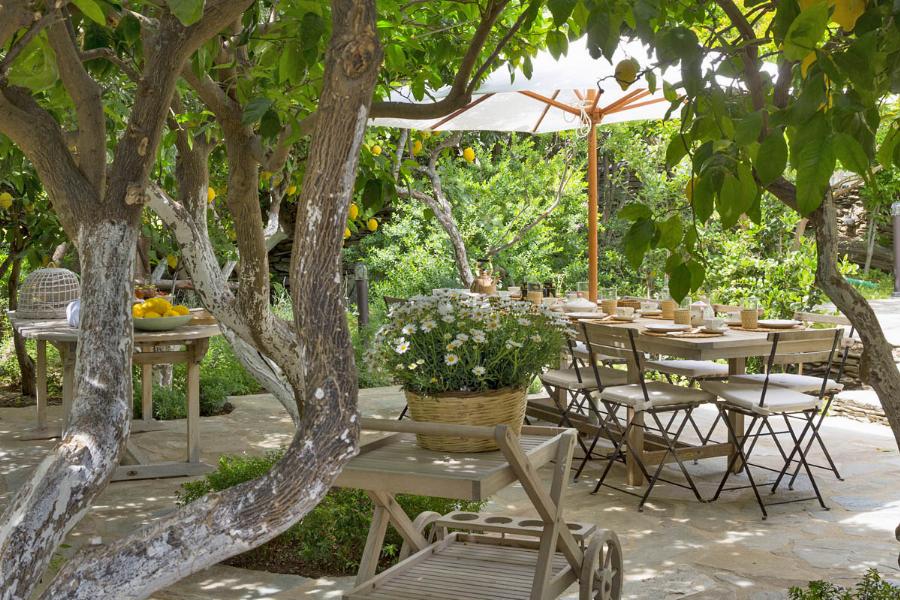 Telegraph: Αυτά είναι τα 6 καλύτερα ξενοδοχεία σε ελληνικά νησιά για διακοπές στη «μυστική Μεσόγειο»