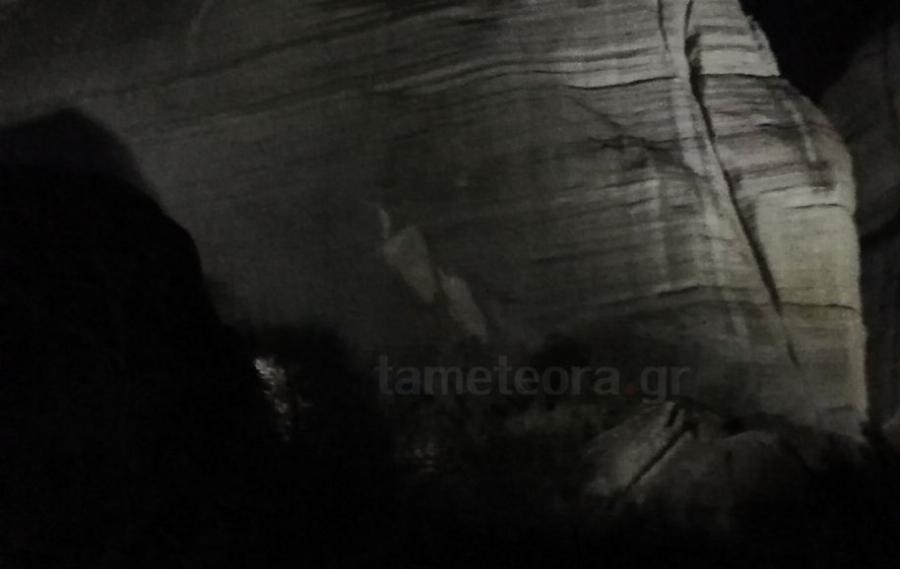 Μετέωρα: Από το σεισμό στην Ελασσόνα αποκολλήθηκε βράχος και έπεσε κοντά σε σπίτια