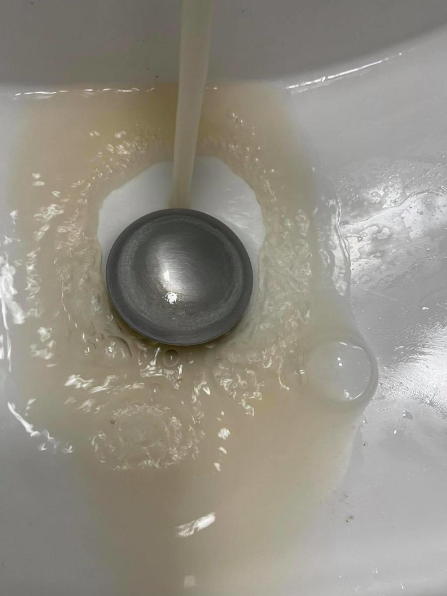 Λάρισα: Θολό και καφέ το νερό στη Λάρισα – Η ΔΕΥΑΛ λέει στους πολίτες να μην το καταναλώνουν