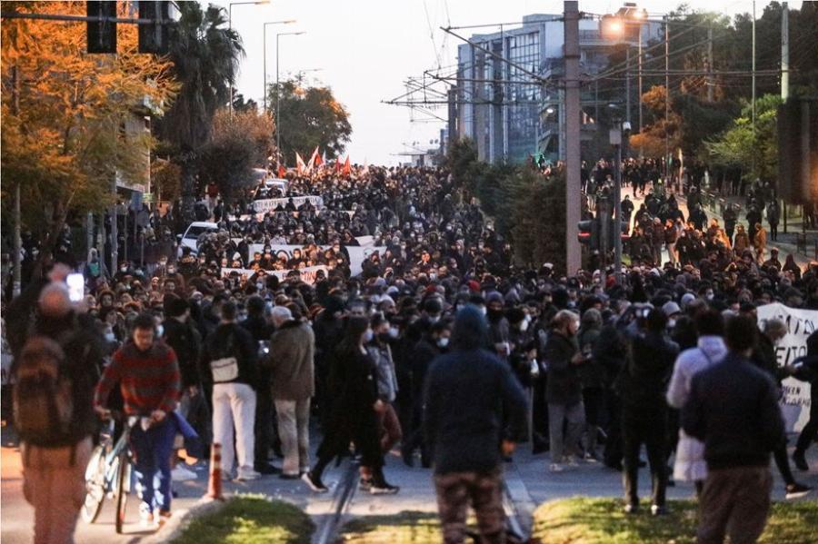 Νέα Σμύρνη: Τεράστια η αύξηση των κρουσμάτων – «Πηγή του κακού» οι συγκεντρώσεις