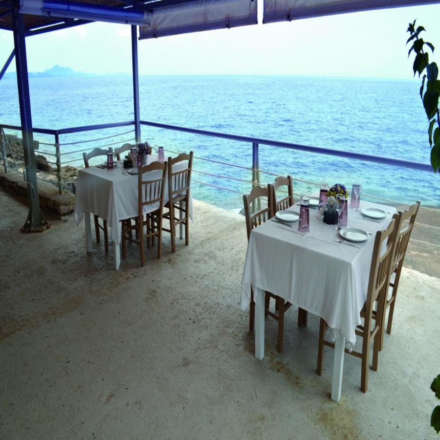 Λαμία: Ψαροταβέρνα λειτουργούσε κανονικά παρά το lockdown – Επιβλήθηκαν τσουχτερά πρόστιμα