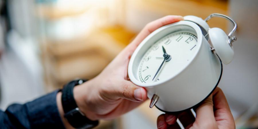 Αλλαγή ώρας: Πότε γυρίζουμε τα ρολόγια 1 ώρα μπροστά – Ίσως να είναι η τελευταία φορά