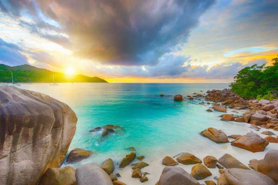 Καλοκαιρινές διακοπές: Αυτές είναι οι 15 χώρες που θα ανοίξουν τα σύνορά τους για εμβολιασμένους