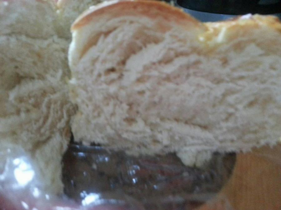 Τσουρέκια για αρχάριες: Έτοιμα σε λίγα λεπτά, με φθηνά υλικά και χωρίς καθόλου κόπο