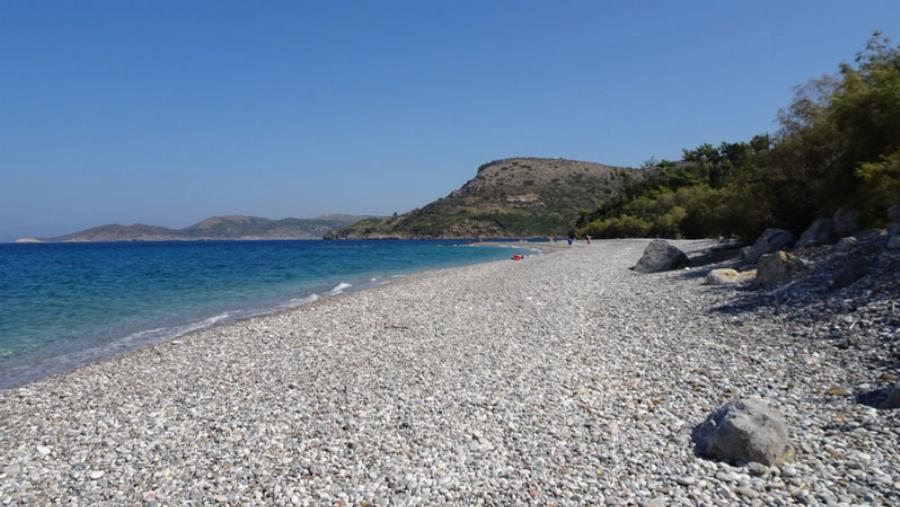 Νησί χωρίς κρούσματα: Καταγάλανα νερά, λίγο κόσμο, ασφαλές για όλη την οικογένεια και μπάτζετ από 25€ τη μέρα