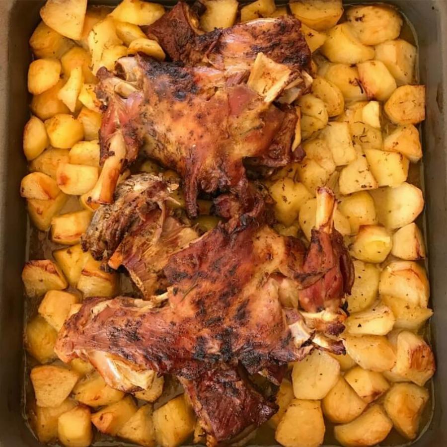 Ψητό αρνί: Πανεύκολη συνταγή για αρχάριους