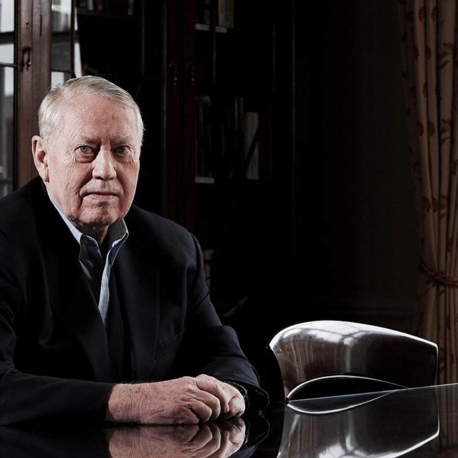 Ο δισεκατομμυριούχος που δεν είχε ποτέ δικό του σπίτι ή αμάξι και χάρισε όλα τα χρήματα του σε φτωχά παιδιά